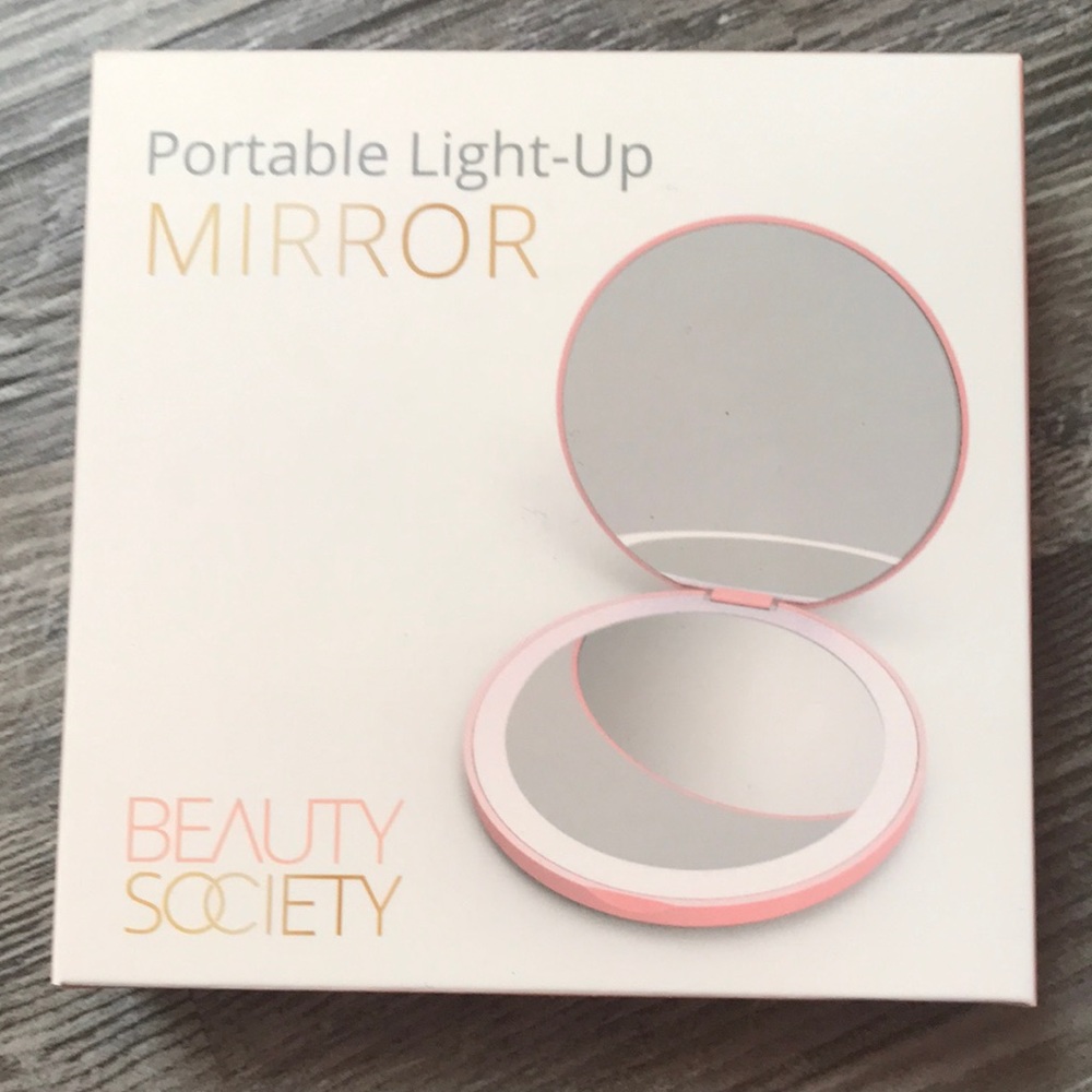 Brand New Portable Light Up Mirror from Beauty Society PINK